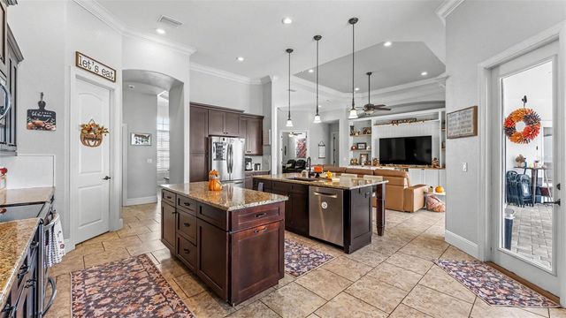 5074 SHORE SIDE DR, Lakeland, FL 33812