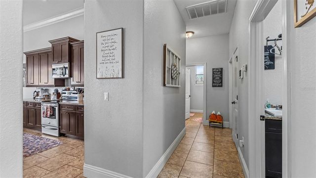 5074 SHORE SIDE DR, Lakeland, FL 33812