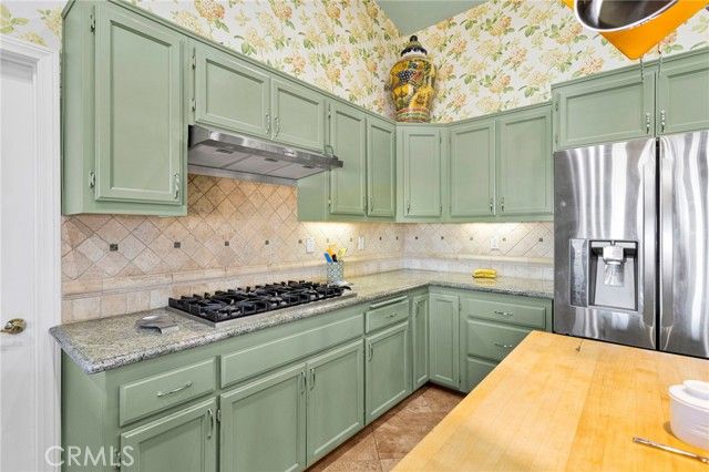 8828 Vincent Court, Oak Hills, CA 92344