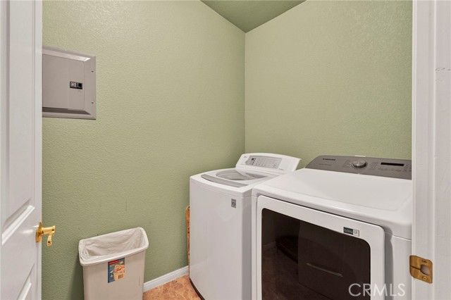 8828 Vincent Court, Oak Hills, CA 92344