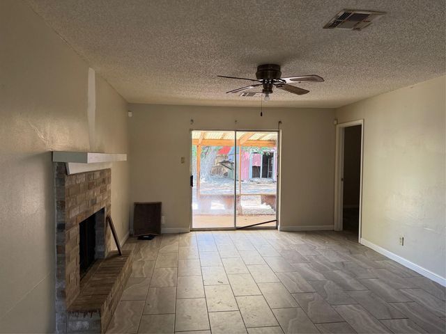 2905 Arkansas Avenue, Dickinson, TX 77539