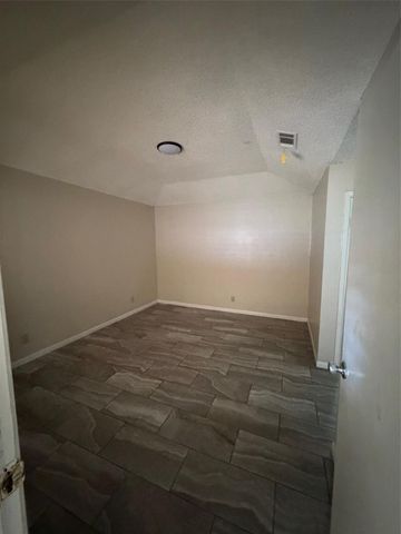 2905 Arkansas Avenue, Dickinson, TX 77539