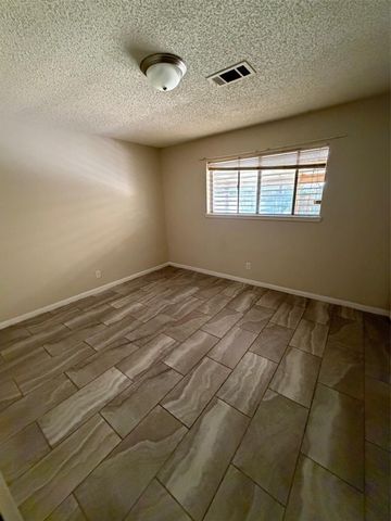 2905 Arkansas Avenue, Dickinson, TX 77539
