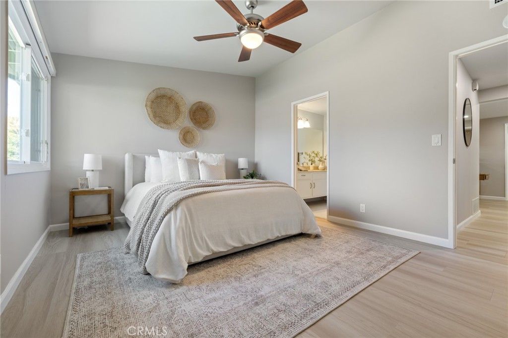 Image 10 of property listing at 927 Presidio, Costa Mesa, CA 92626