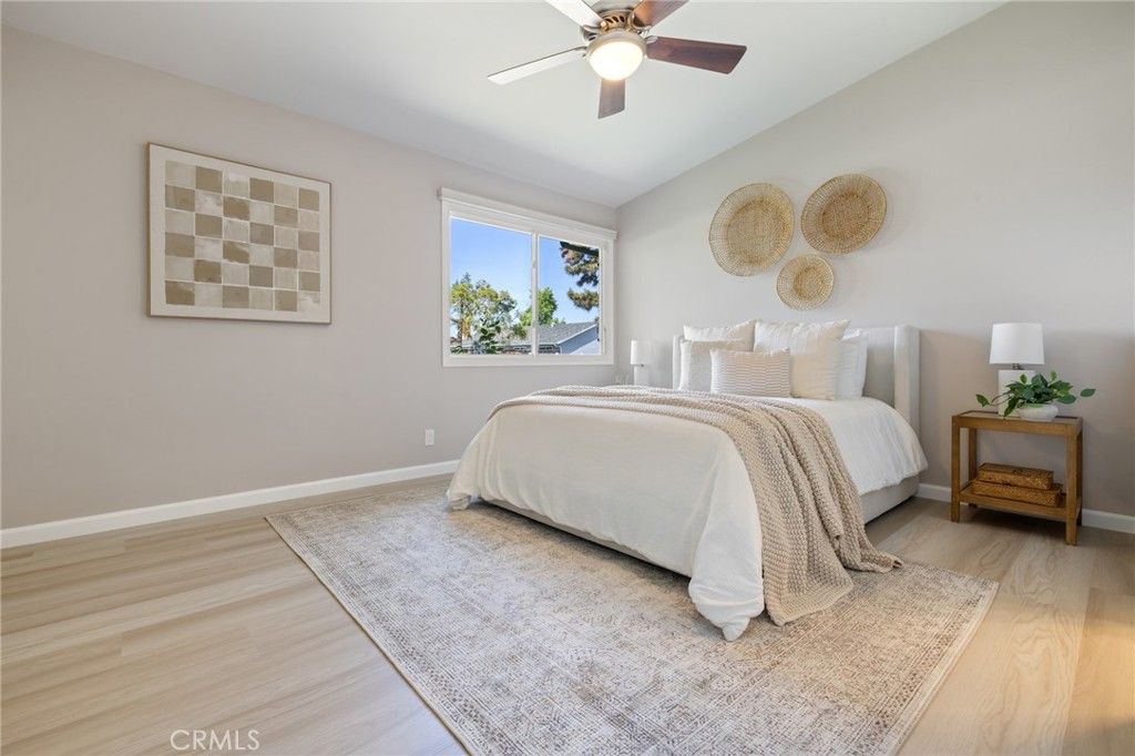 Image 11 of property listing at 927 Presidio, Costa Mesa, CA 92626