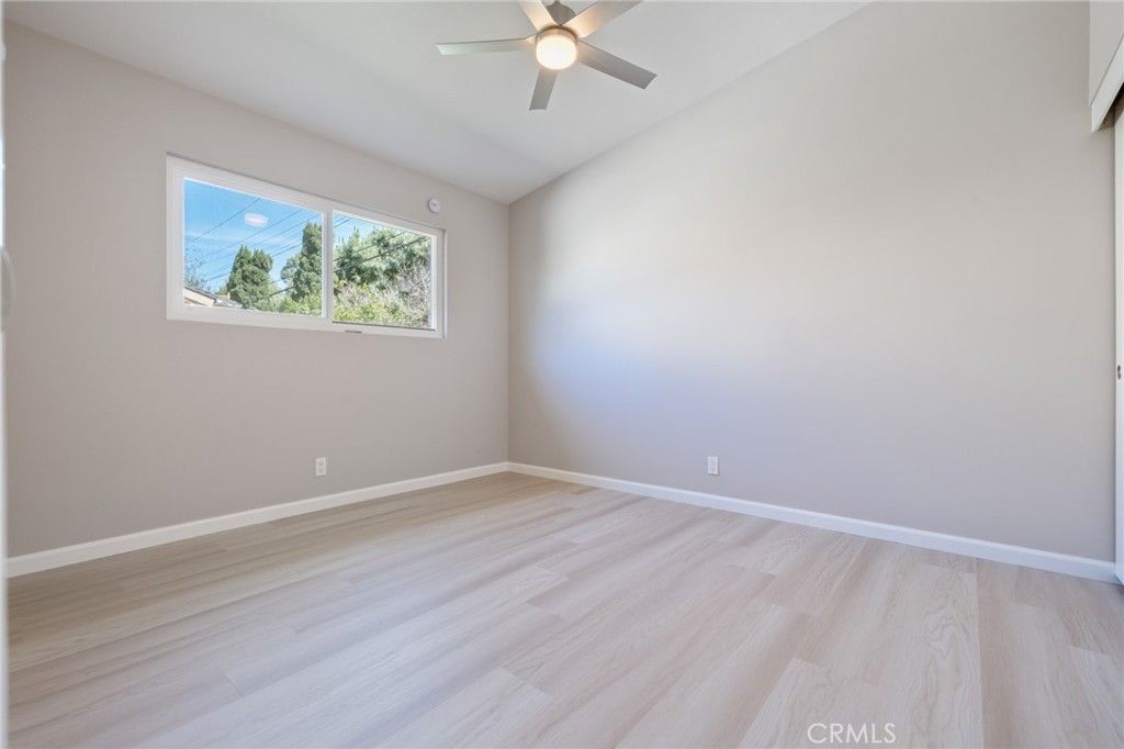 Image 18 of property listing at 927 Presidio, Costa Mesa, CA 92626