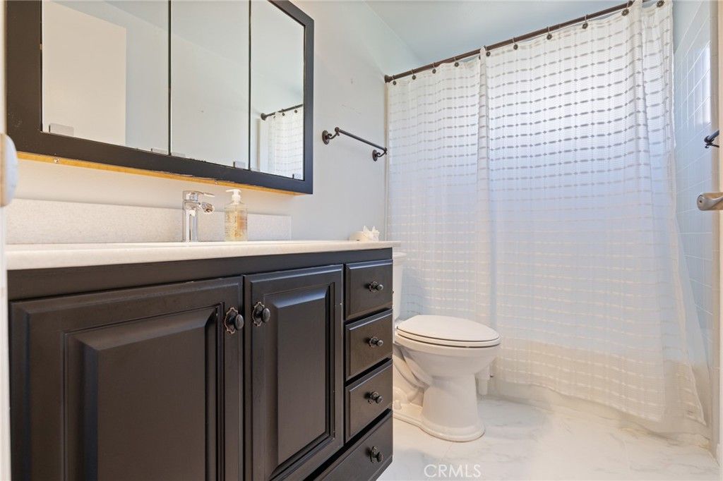 Image 19 of property listing at 927 Presidio, Costa Mesa, CA 92626