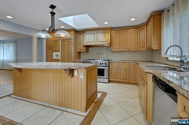 974 Bridge Street, Twp Of Washington, NJ 07676