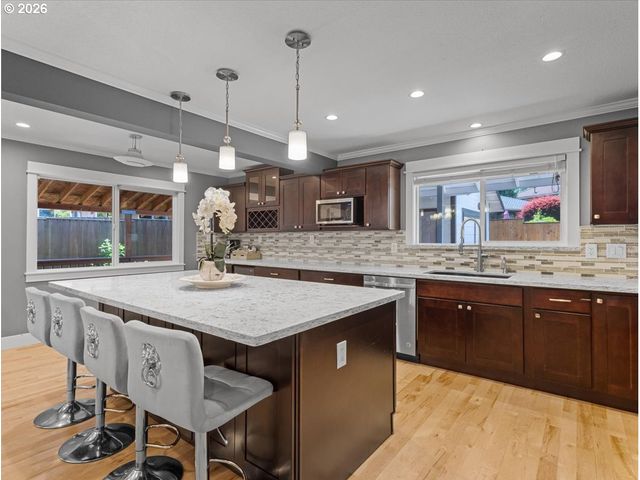 2014 Ne 164TH Pl, Portland, OR 97230