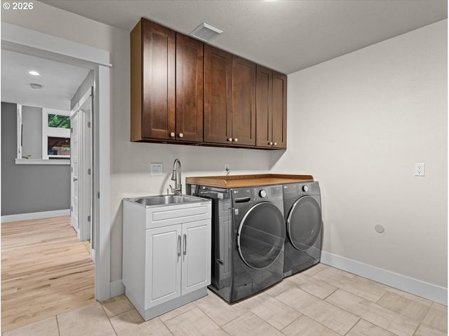 2014 Ne 164TH Pl, Portland, OR 97230