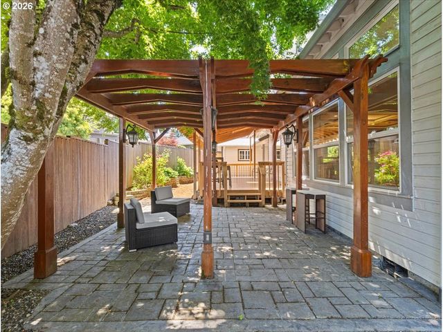 2014 Ne 164TH Pl, Portland, OR 97230