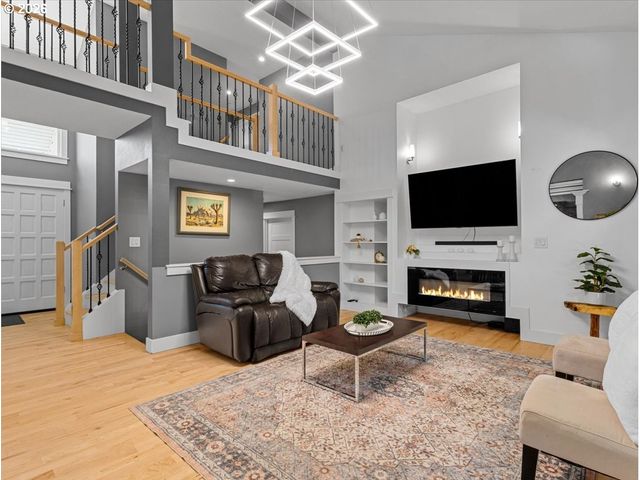 2014 Ne 164TH Pl, Portland, OR 97230