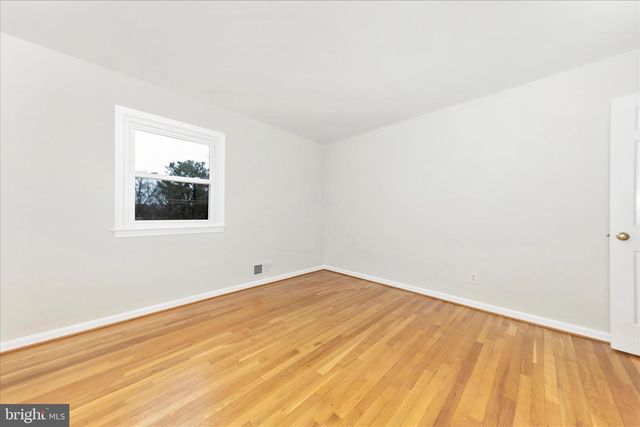 15701 JONES LN, Gaithersburg, MD 20878