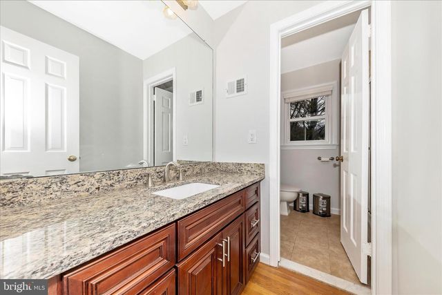 15701 JONES LN, Gaithersburg, MD 20878