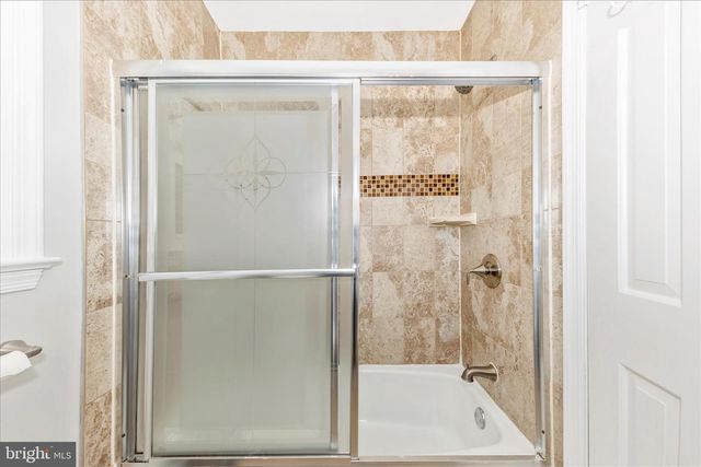 15701 JONES LN, Gaithersburg, MD 20878