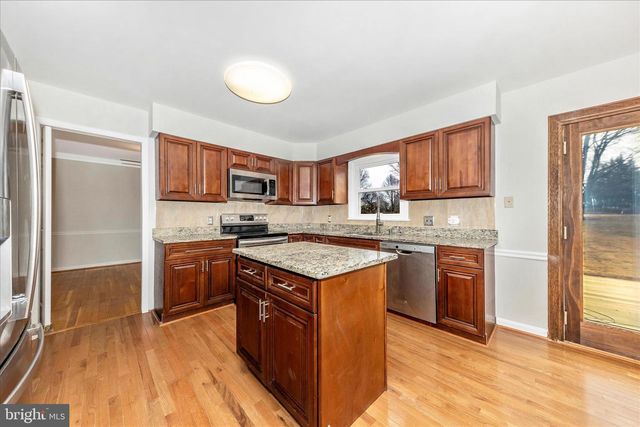 15701 JONES LN, Gaithersburg, MD 20878