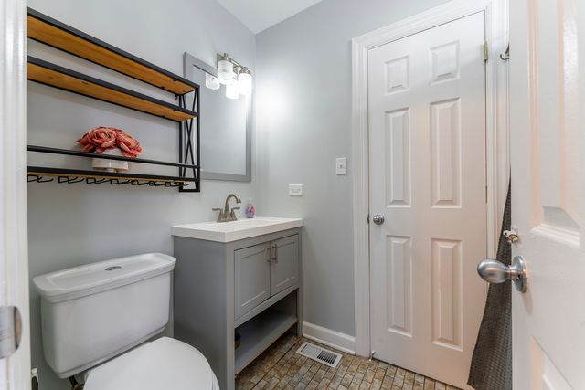 1024 W 18th Place, Chicago, IL 60608