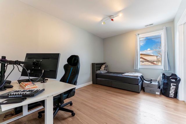 1024 W 18th Place, Chicago, IL 60608