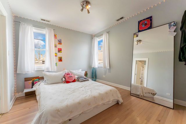 1024 W 18th Place, Chicago, IL 60608