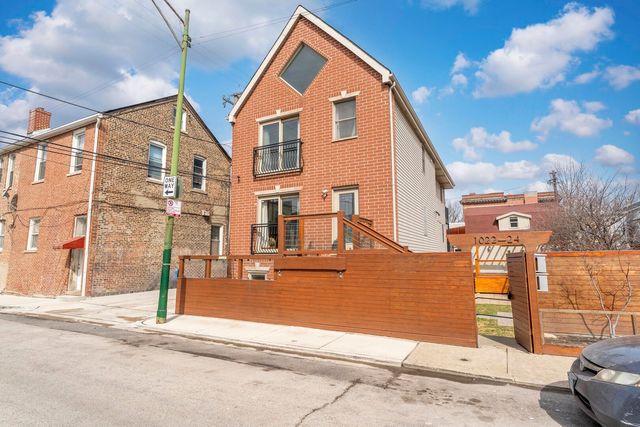 1024 W 18th Place, Chicago, IL 60608