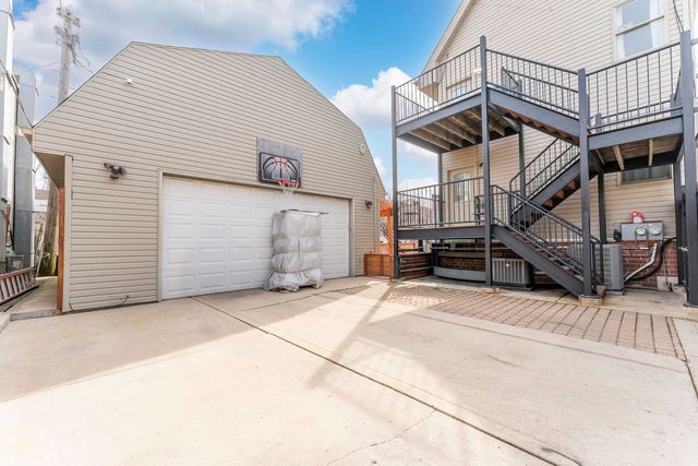 1024 W 18th Place, Chicago, IL 60608
