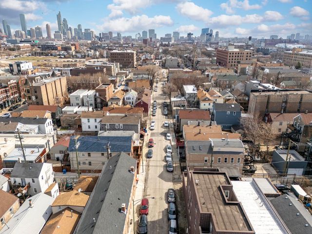 1024 W 18th Place, Chicago, IL 60608