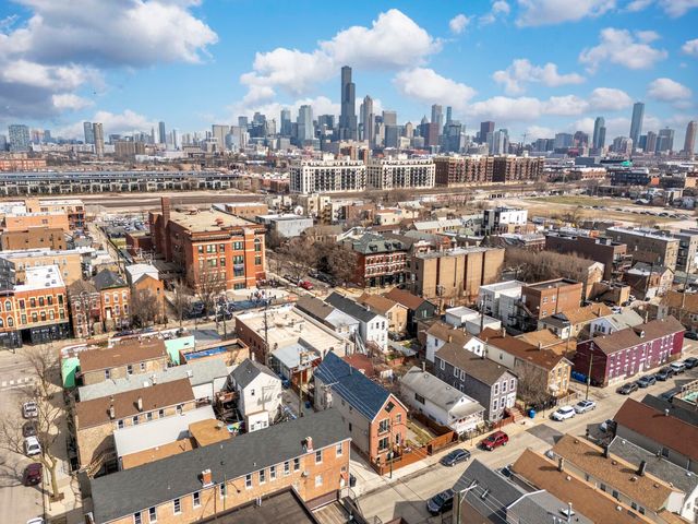 1024 W 18th Place, Chicago, IL 60608