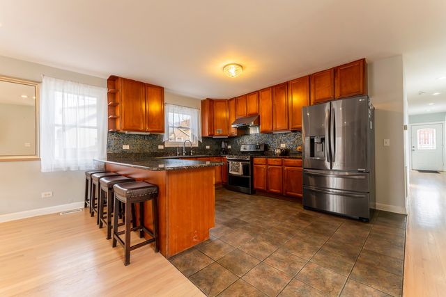 1024 W 18th Place, Chicago, IL 60608