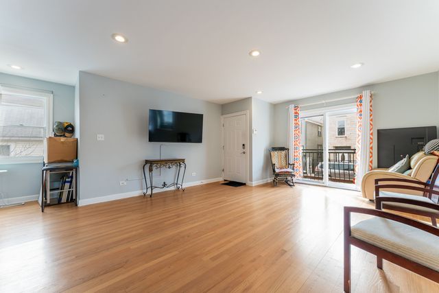1024 W 18th Place, Chicago, IL 60608