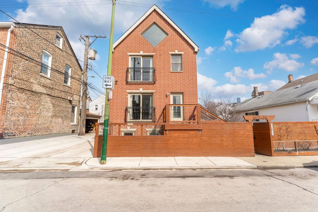 1024 W 18th Place, Chicago, IL 60608