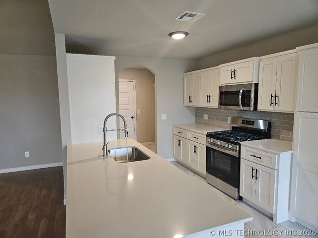 27914 E 108th Place S, Coweta, OK 74429