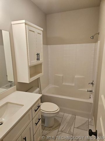 27914 E 108th Place S, Coweta, OK 74429