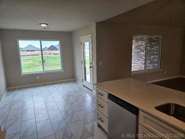 27914 E 108th Place S, Coweta, OK 74429