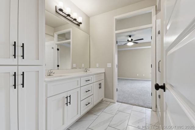 27914 E 108th Place S, Coweta, OK 74429