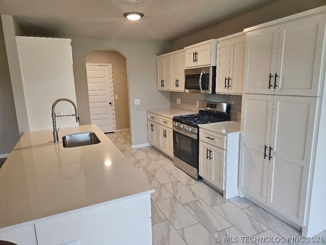 27914 E 108th Place S, Coweta, OK 74429