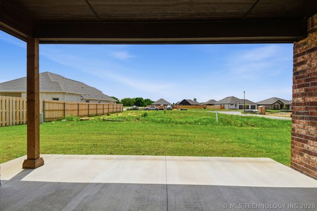 27914 E 108th Place S, Coweta, OK 74429
