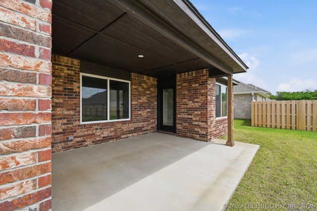 27914 E 108th Place S, Coweta, OK 74429