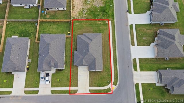 27914 E 108th Place S, Coweta, OK 74429