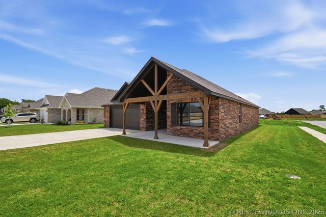27914 E 108th Place S, Coweta, OK 74429