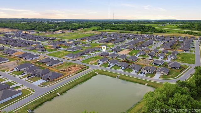 27914 E 108th Place S, Coweta, OK 74429