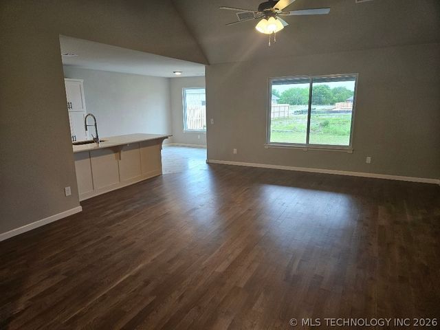 27914 E 108th Place S, Coweta, OK 74429