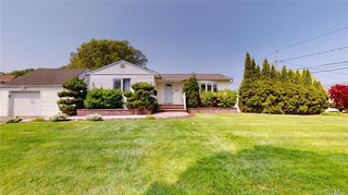 121 Woodward Parkway, Farmingdale, NY 11735