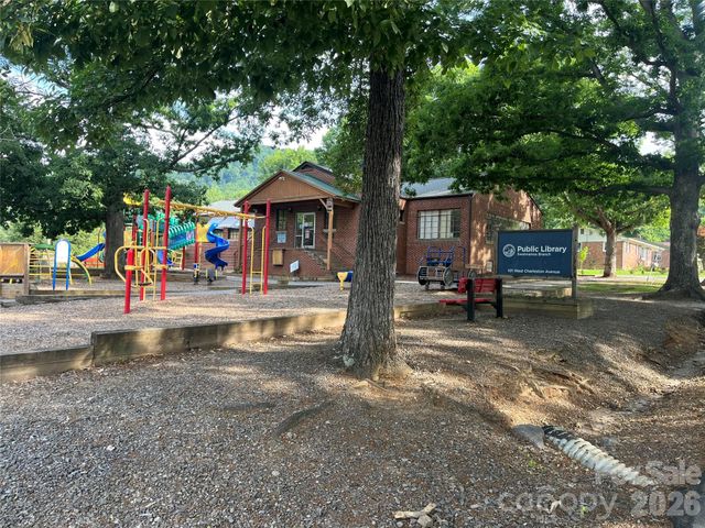 9999 Northeast Avenue, Swannanoa, NC 28778