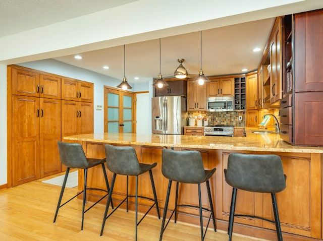 684 58th Place 11, West Des Moines, IA 50266