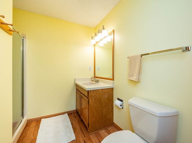 684 58th Place 11, West Des Moines, IA 50266