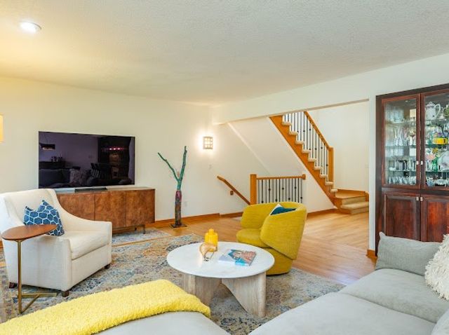 684 58th Place 11, West Des Moines, IA 50266