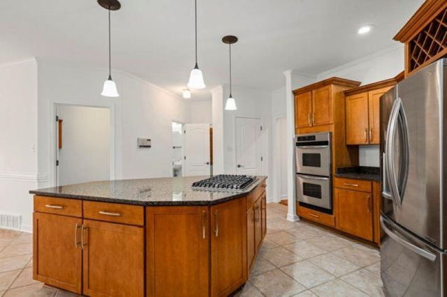 9150 S FOREST ISLAND DR, Collierville, TN 38017