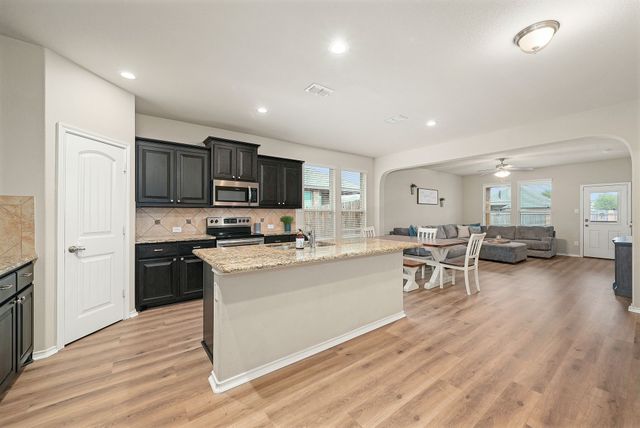 1720 Cross Creek Lane, Cleburne, TX 76033
