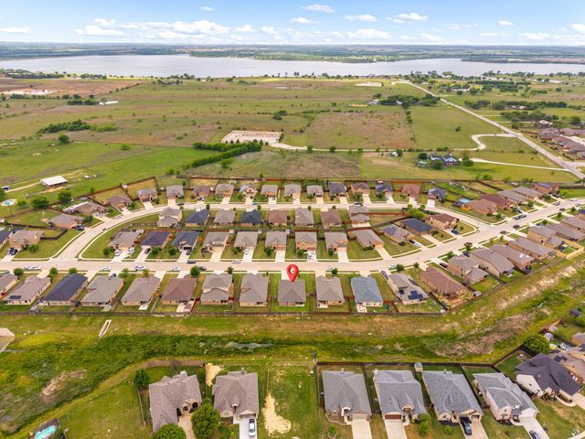 1720 Cross Creek Lane, Cleburne, TX 76033