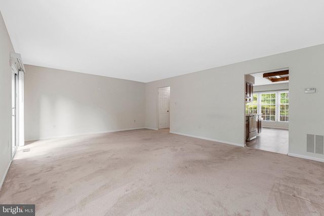2827 KELLY SQ, Vienna, VA 22181